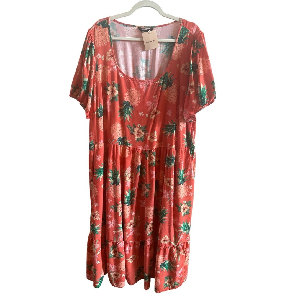 NWT Chic Bloom Viral Floral Pineapple Woman's Size 26 Short Sleeve Tiered Dress